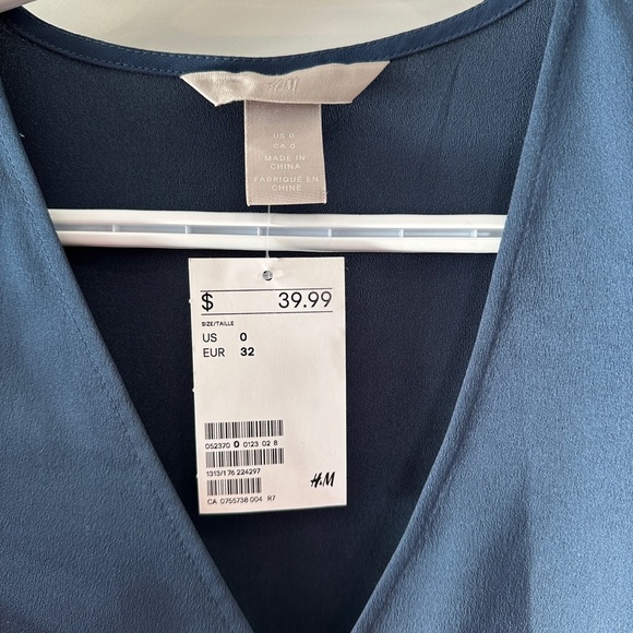 H&M Women’s Navy Blue Short Sleeve V- Neck Midi Slip Dress Size 0 - Picture 6 of 7